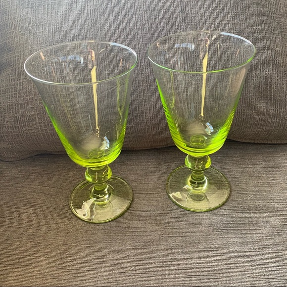 Other - 2 Retro Vintage Inspired Lime Green Glass Water Iced Tea Goblet